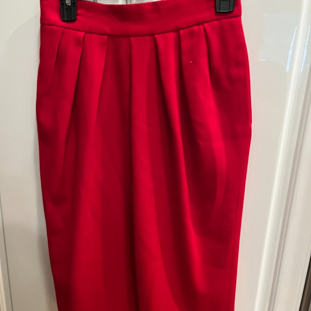 Red wool pleated skirt